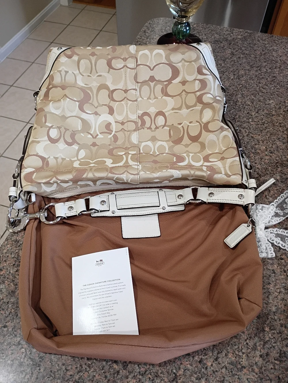 NWT Coach Opt Signatire Carly Hobo
